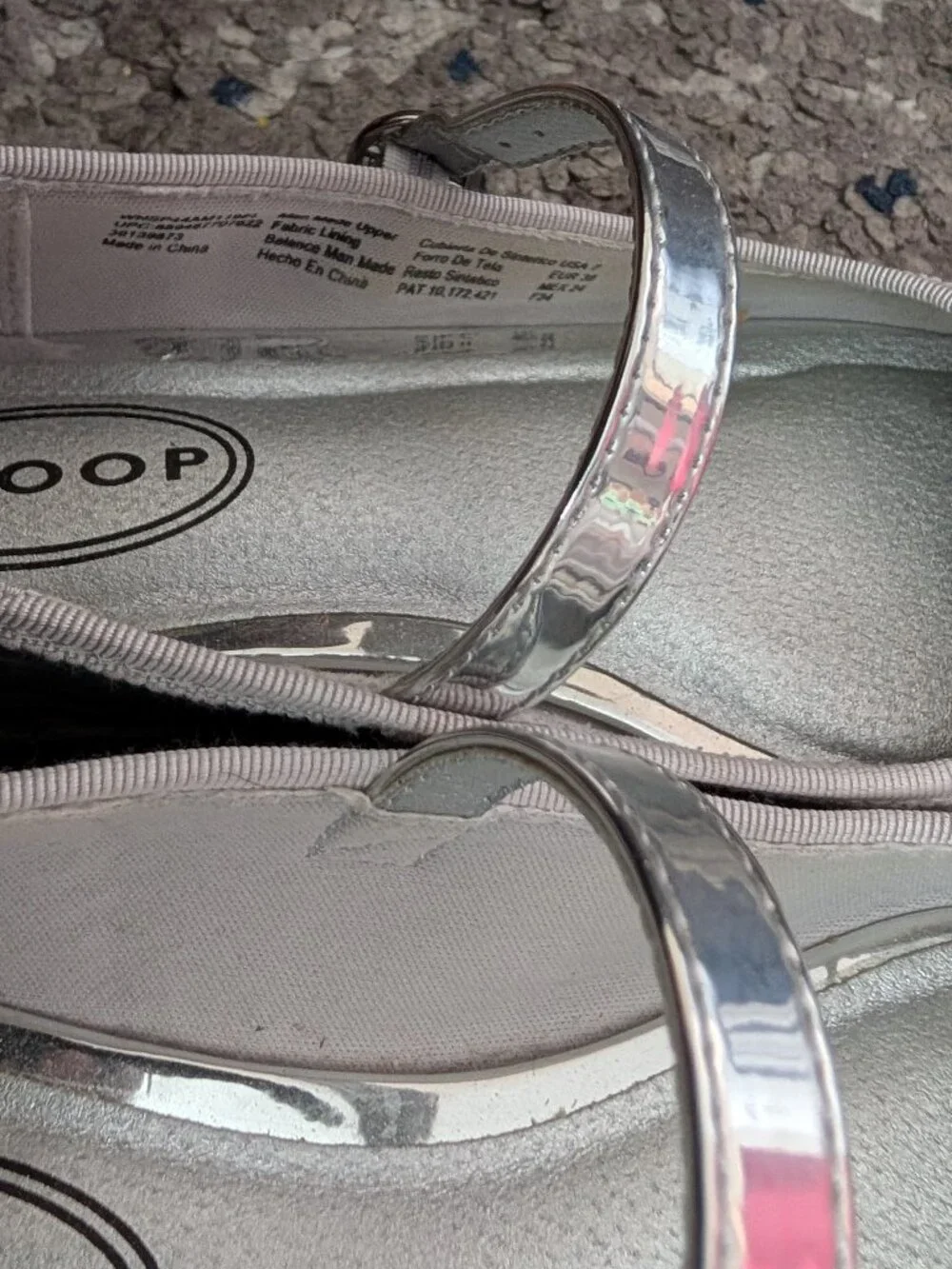 Pretty Close Toe Girls Silver Shoes Size 7